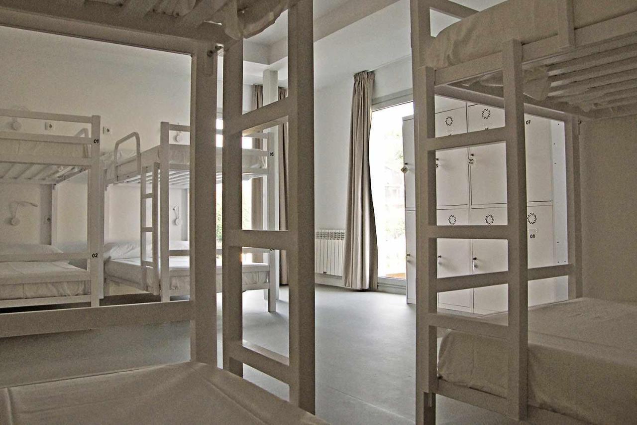 Etagenbett im gemischten Schlafsaal